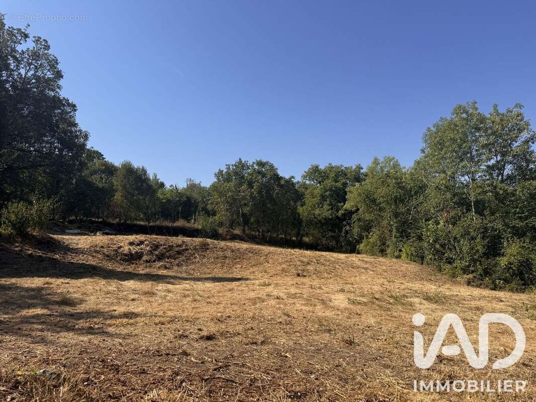 Maison 35 m² à Caniac-Du-Causse  - photo 2