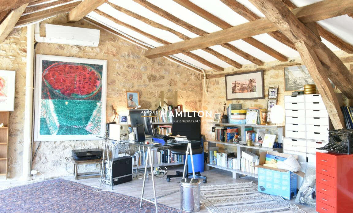 Maison d'artiste entre ciel, pierre et lumière - photo 4