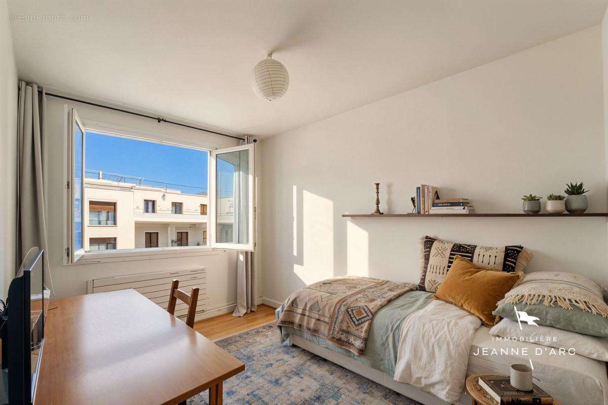 VERSAILLES – Entre Saint-Jean Hulst et la gare Rive Droite - Appartement traversant – 110 m² – 5 pièces – 4 chambres - photo 6