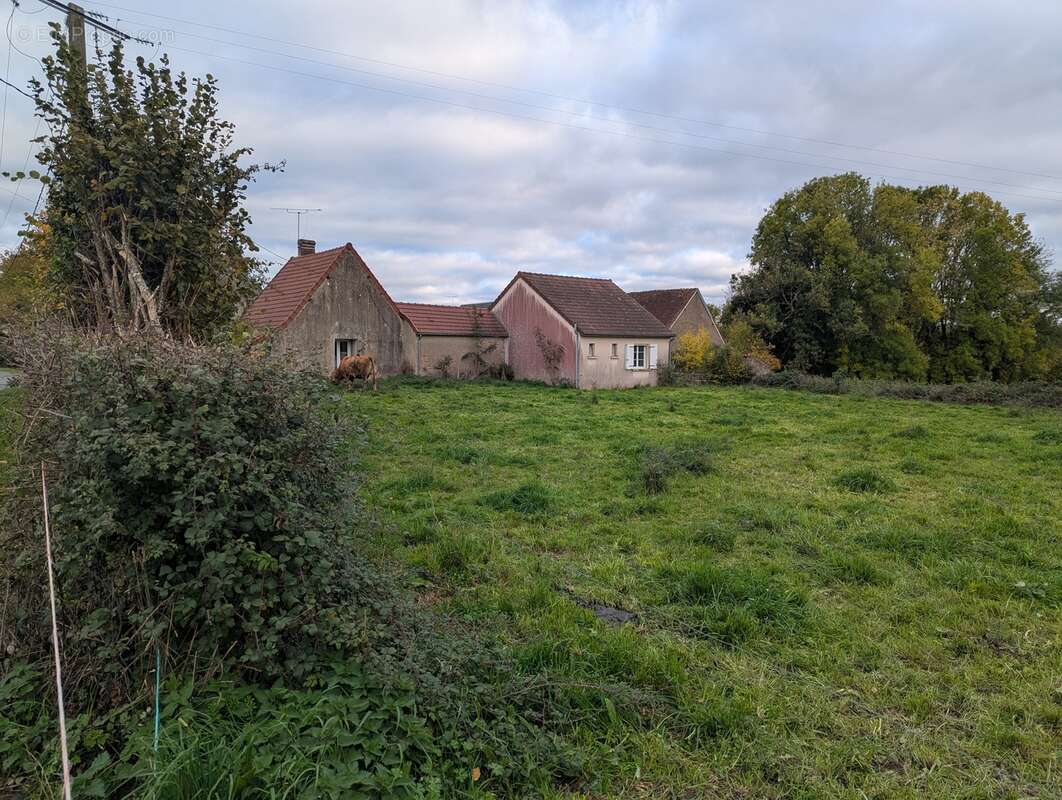 Maison à CROZON-SUR-VAUVRE