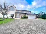 Maison_Ambilly_secteur_calme_7_pièces_rare_Atypique_Récente_frontière_Suisse_Genève_Tram_ceva_bus_SUPERBE_BEAUX_VOLUMES_FRONTALIERS_salon_séjour_cuisine_séparée_entrée_espace - Maison à AMBILLY