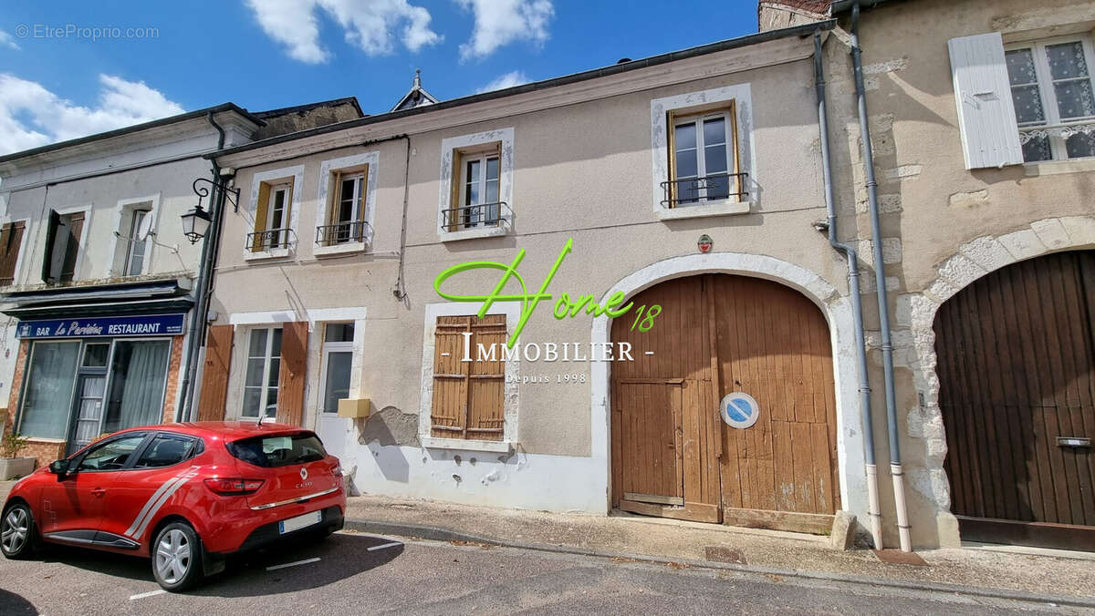 Maison à LES AIX-D'ANGILLON