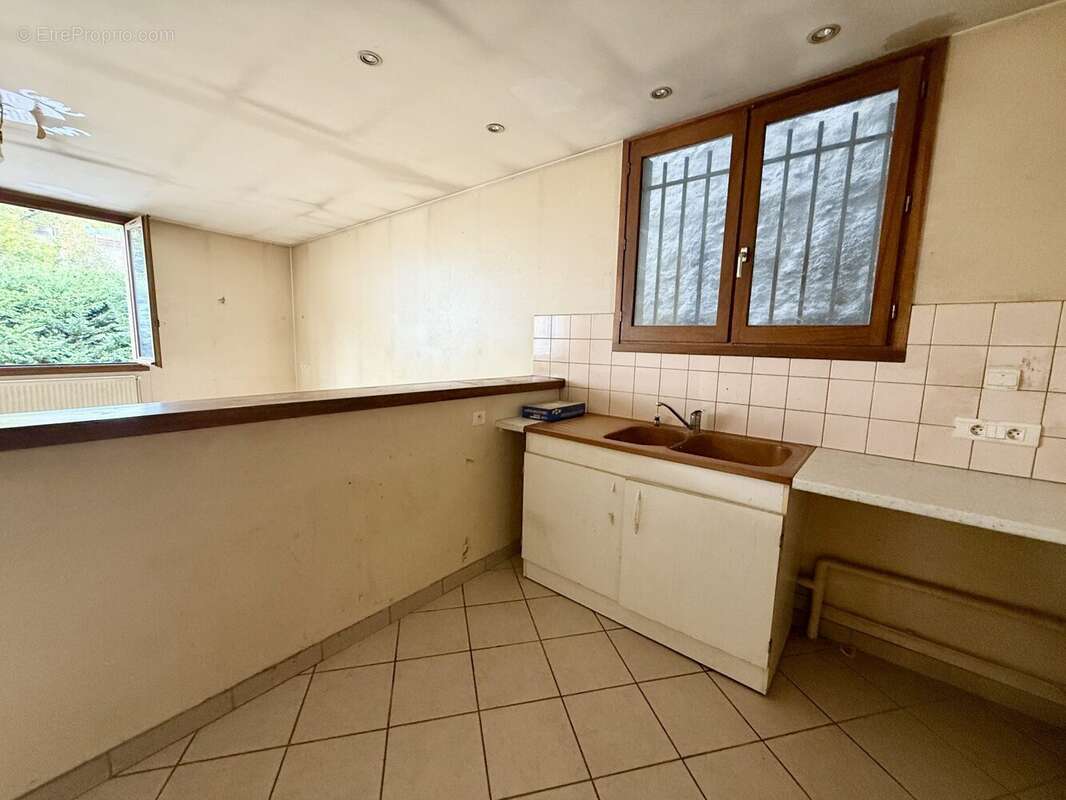 Appartement à BEAUJEU