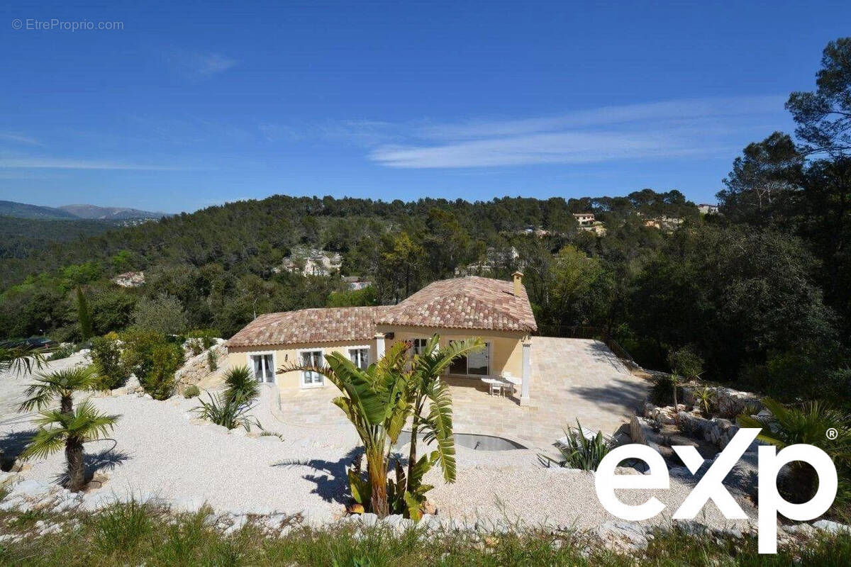 Maison à ROQUEFORT-LES-PINS