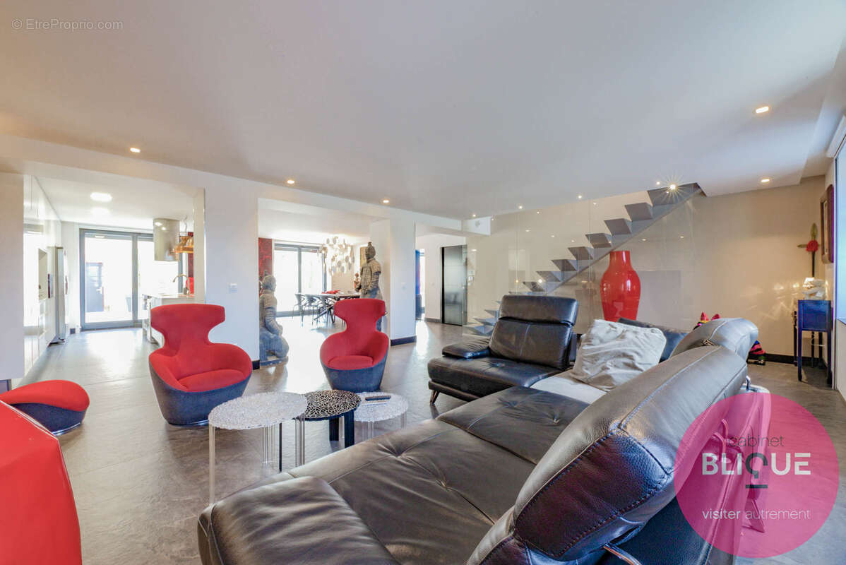 Maison à LAY-SAINT-CHRISTOPHE