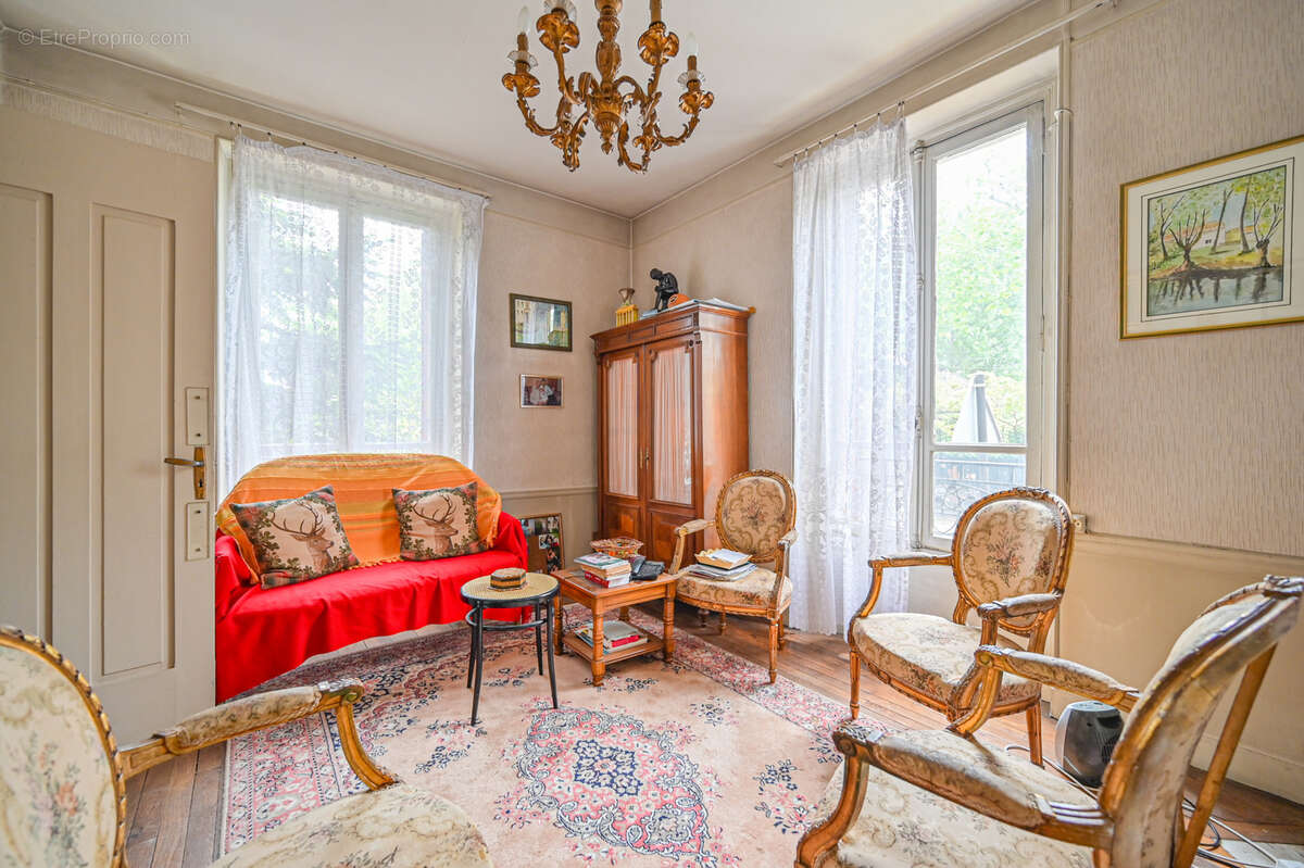 Maison à SAINT-MAUR-DES-FOSSES