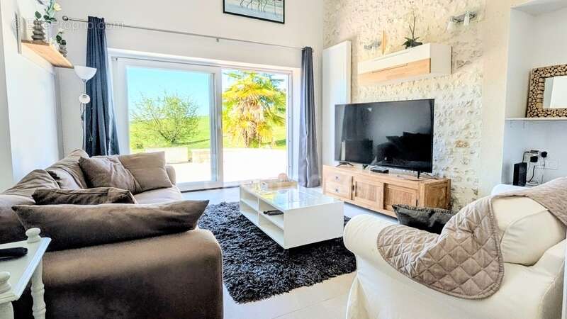 Maison à LIGNIERES-SONNEVILLE