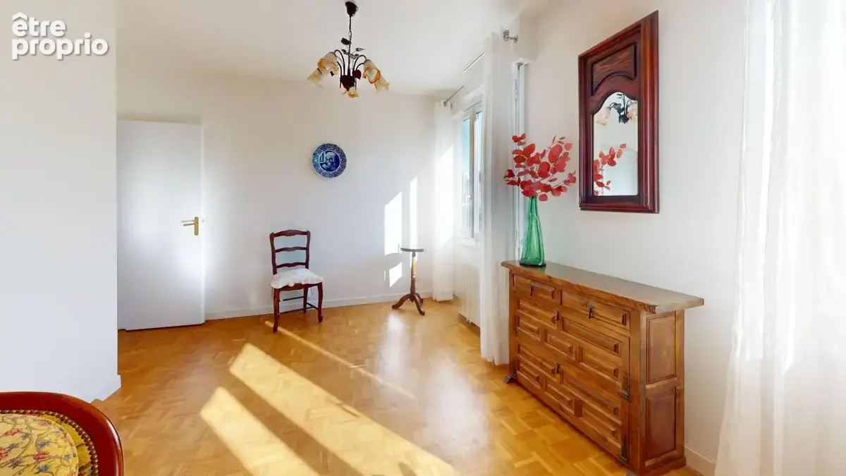 Appartement T3 de 77 m² À Vendre avec balcon, cave et box fermé inclus - photo 10