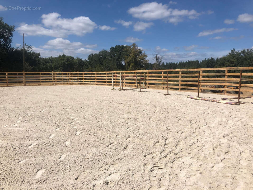 Maison à SEMUR-EN-VALLON