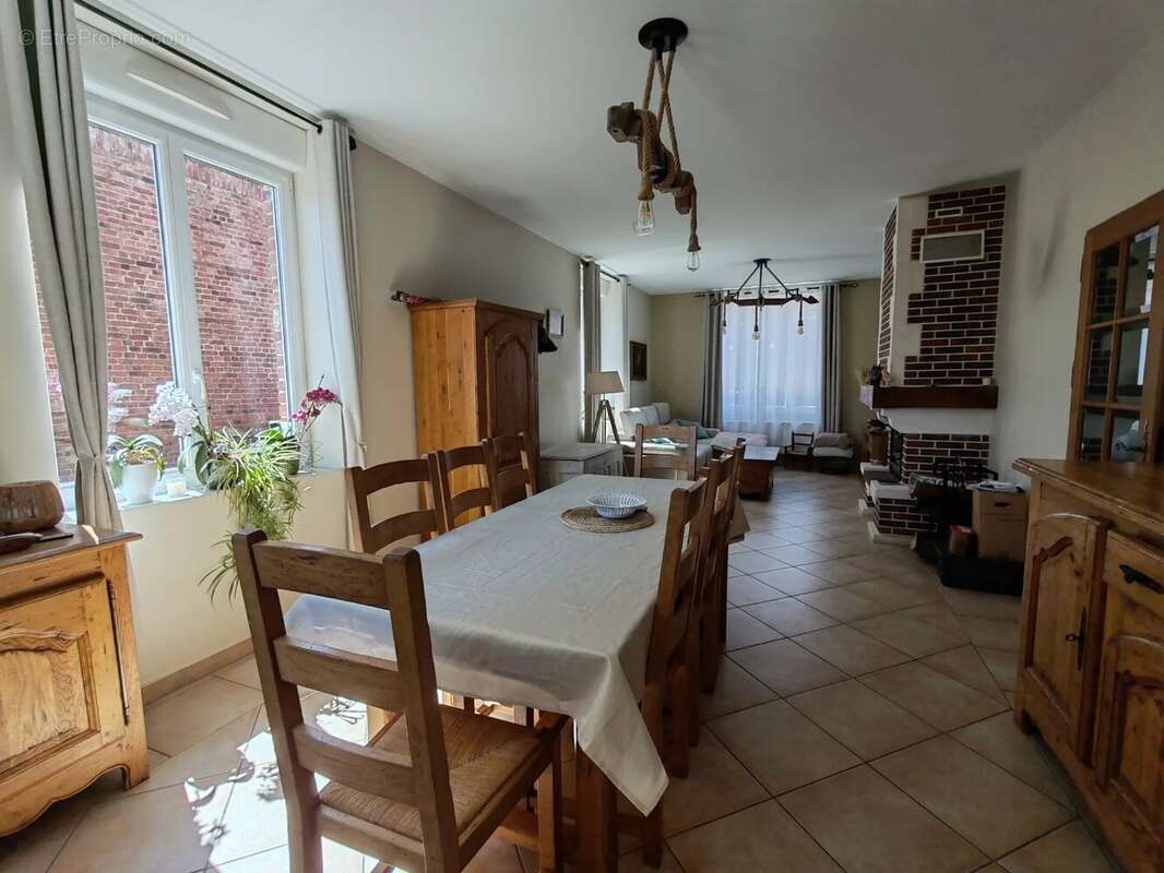 Maison à GOUZEAUCOURT