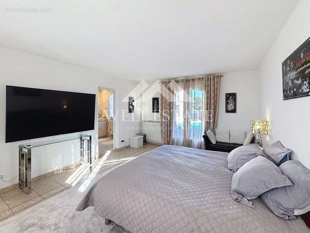 Maison à LES ADRETS-DE-L&#039;ESTEREL