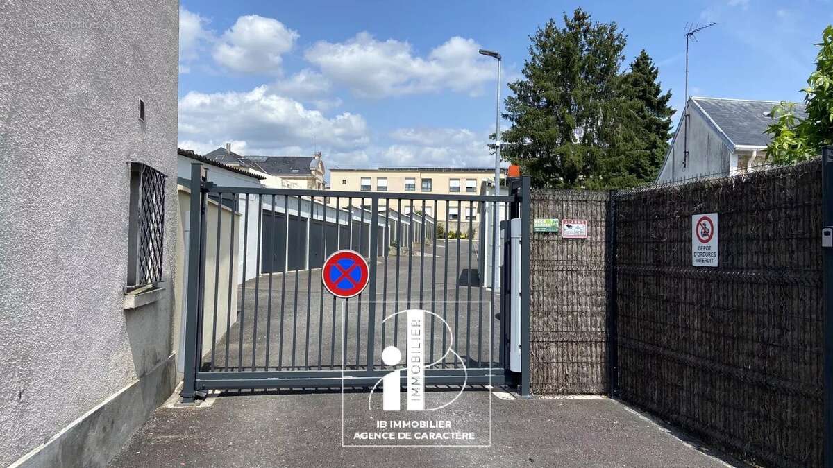 Parking à CHEVREUSE