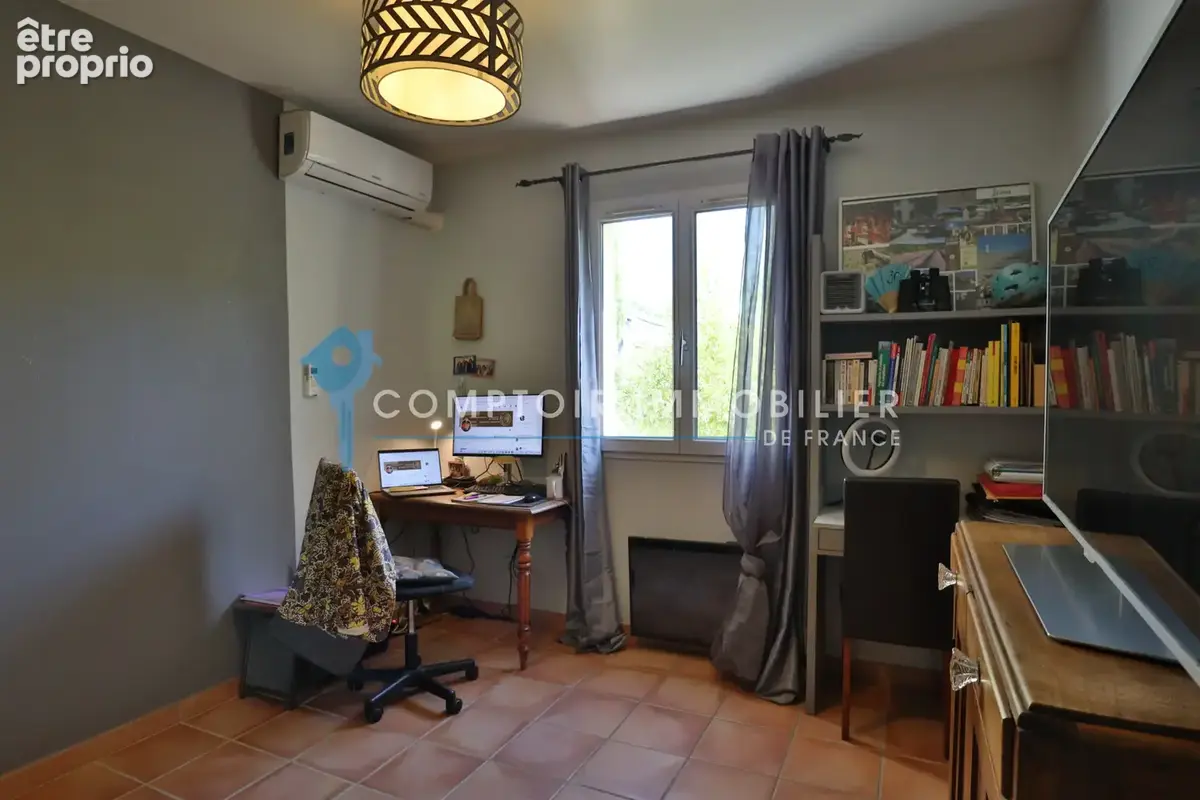 Dept 84 - MAUBEC - Maison de 122 m2 avec piscine et 2 garages sur un terrain de 1 234 m2 - photo 12
