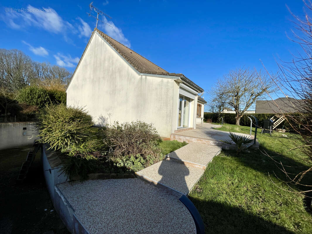 Maison à SASSEY