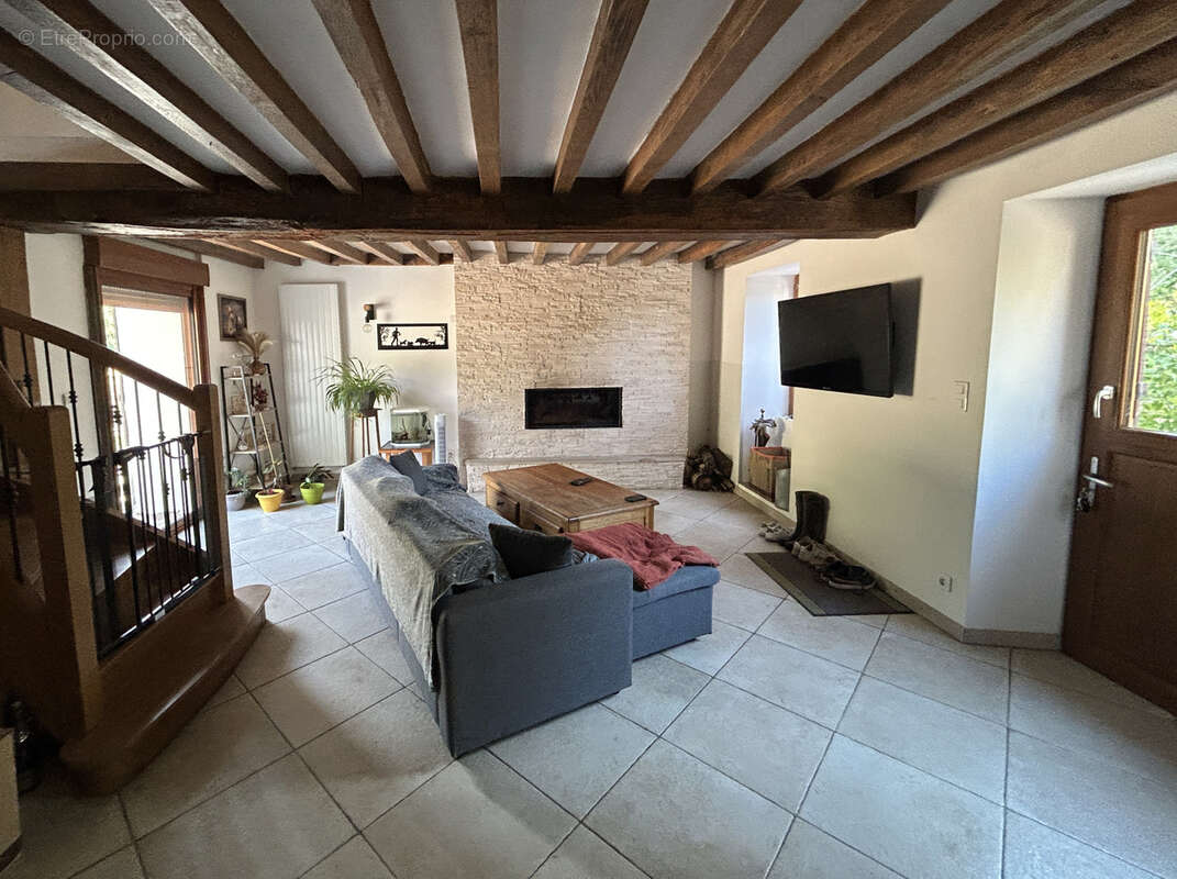 Propriété 3,7 ha : maison ancienne rénovée, mare, friche, bois, prairie - photo 4