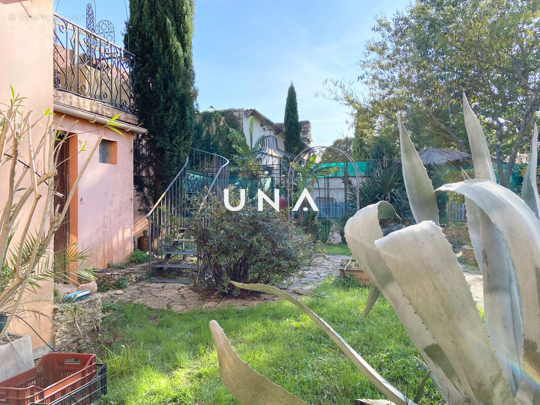 Maison à BAGNOLS-SUR-CEZE