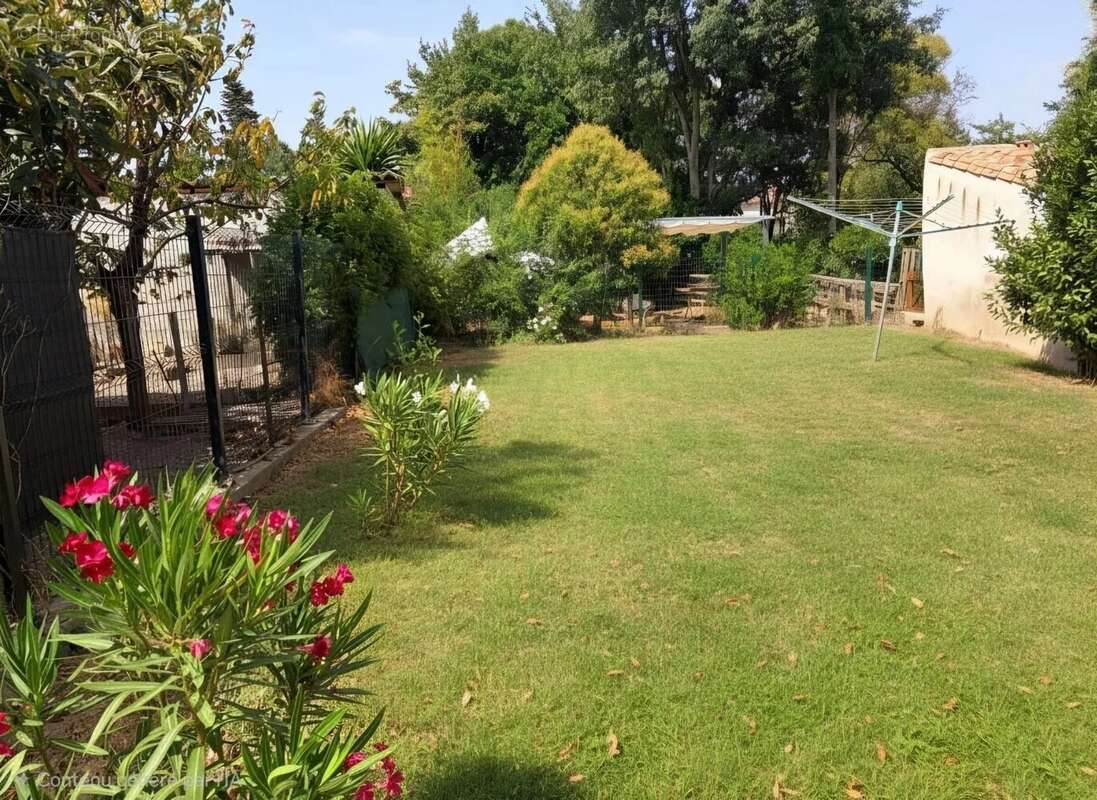 Élégante maison de ville avec piscine et jardin à deux pas de la cité de Carcassonne. - photo 16