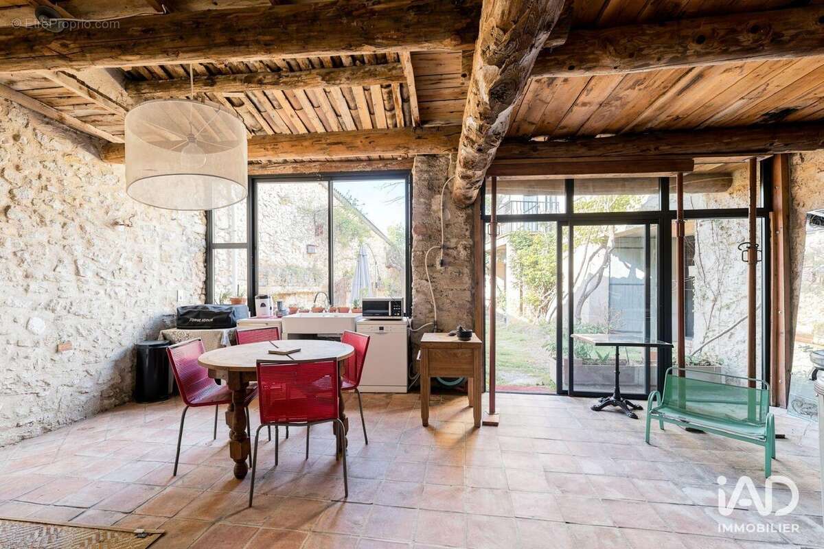 Photo 3 - Maison à SAINT-MARTIN-DE-LA-BRASQUE