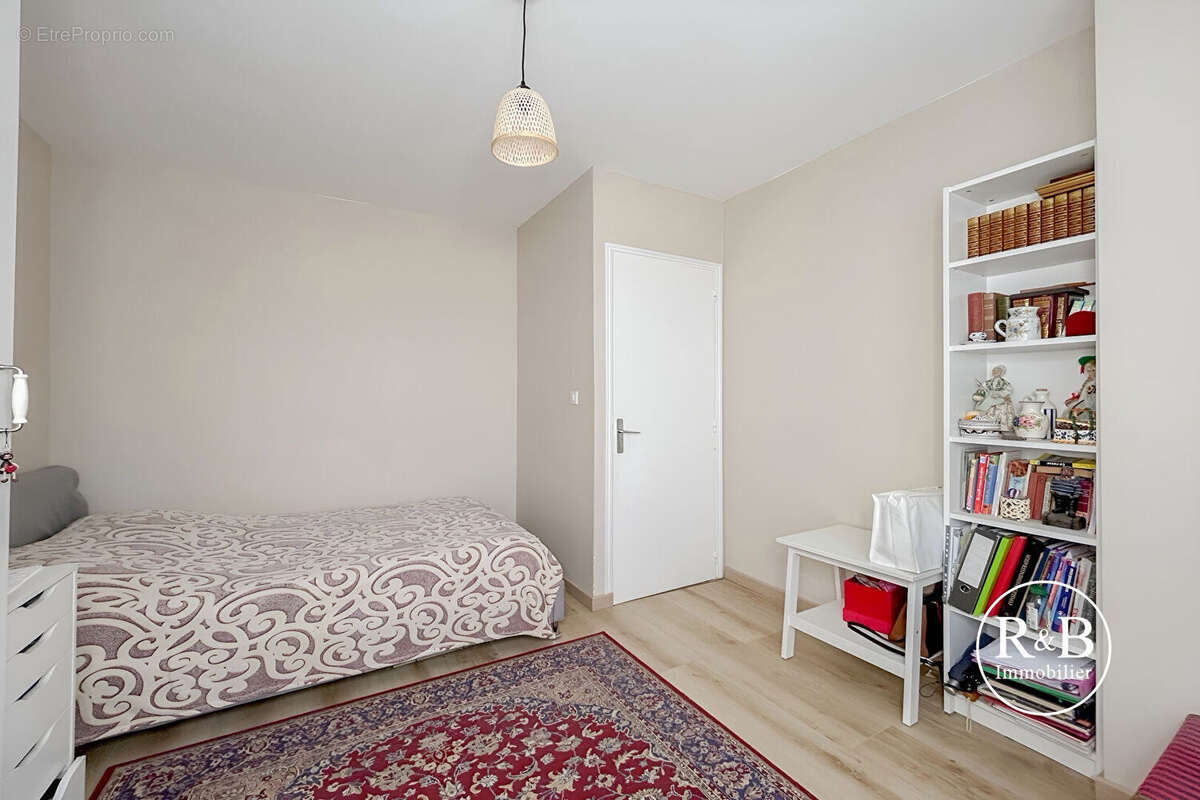Appartement à LES CLAYES-SOUS-BOIS
