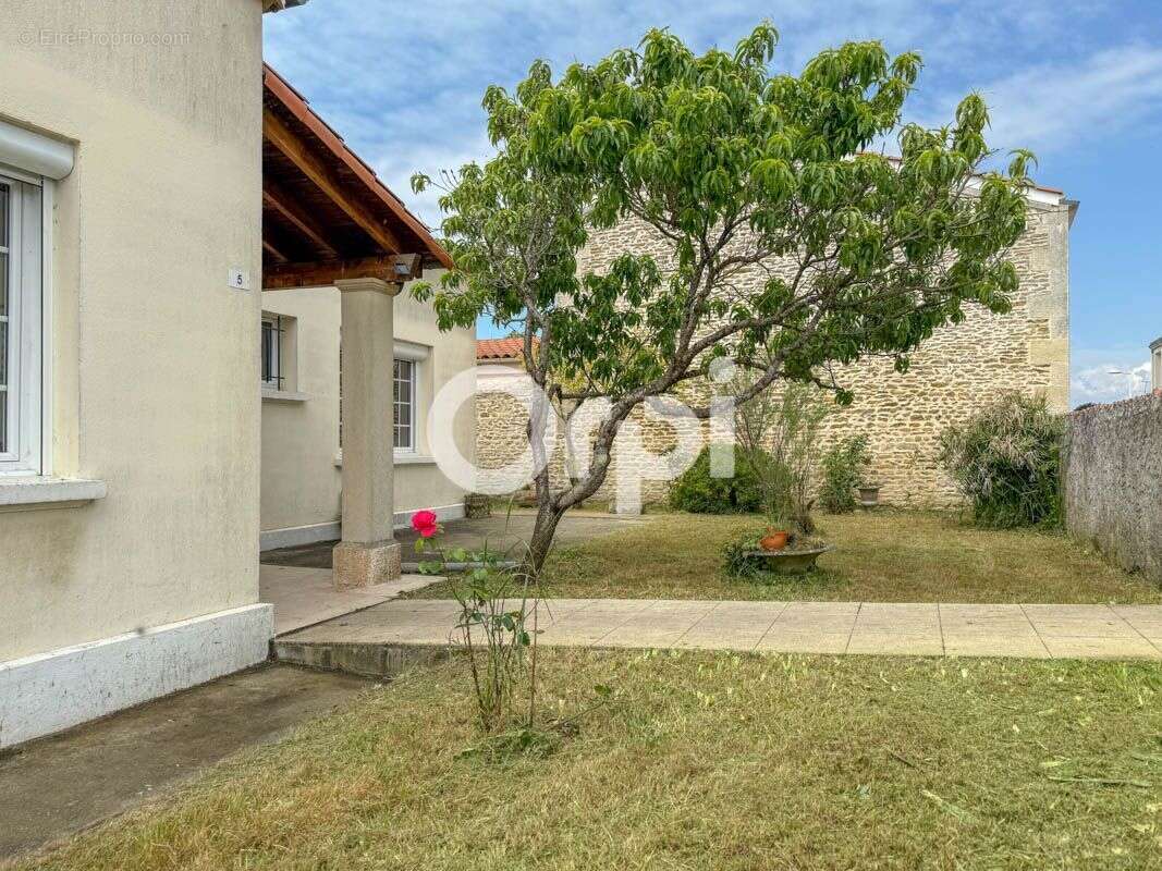 Maison à TONNAY-CHARENTE