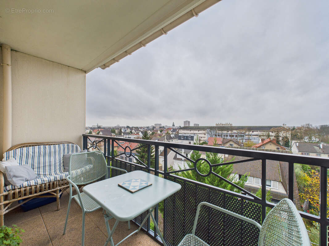 Appartement à SARTROUVILLE