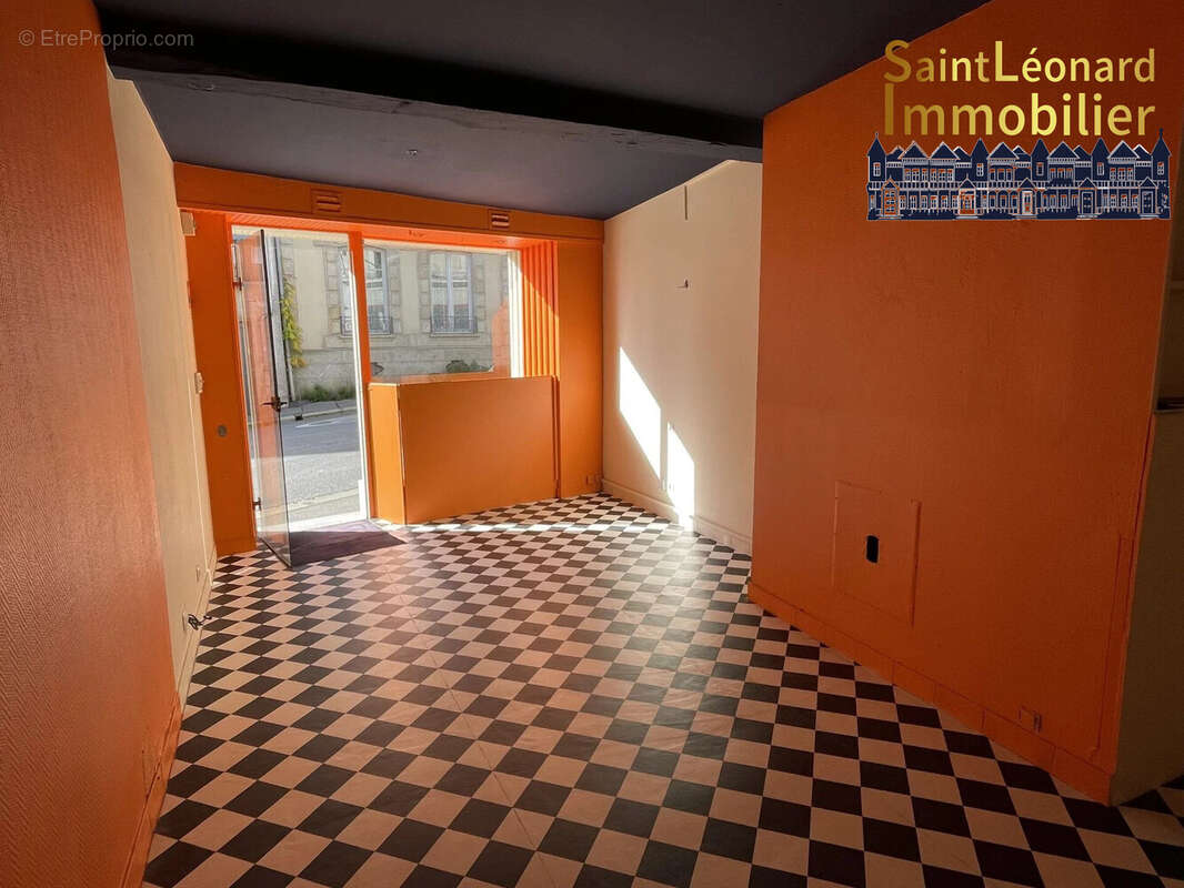 Commerce à FOUGERES