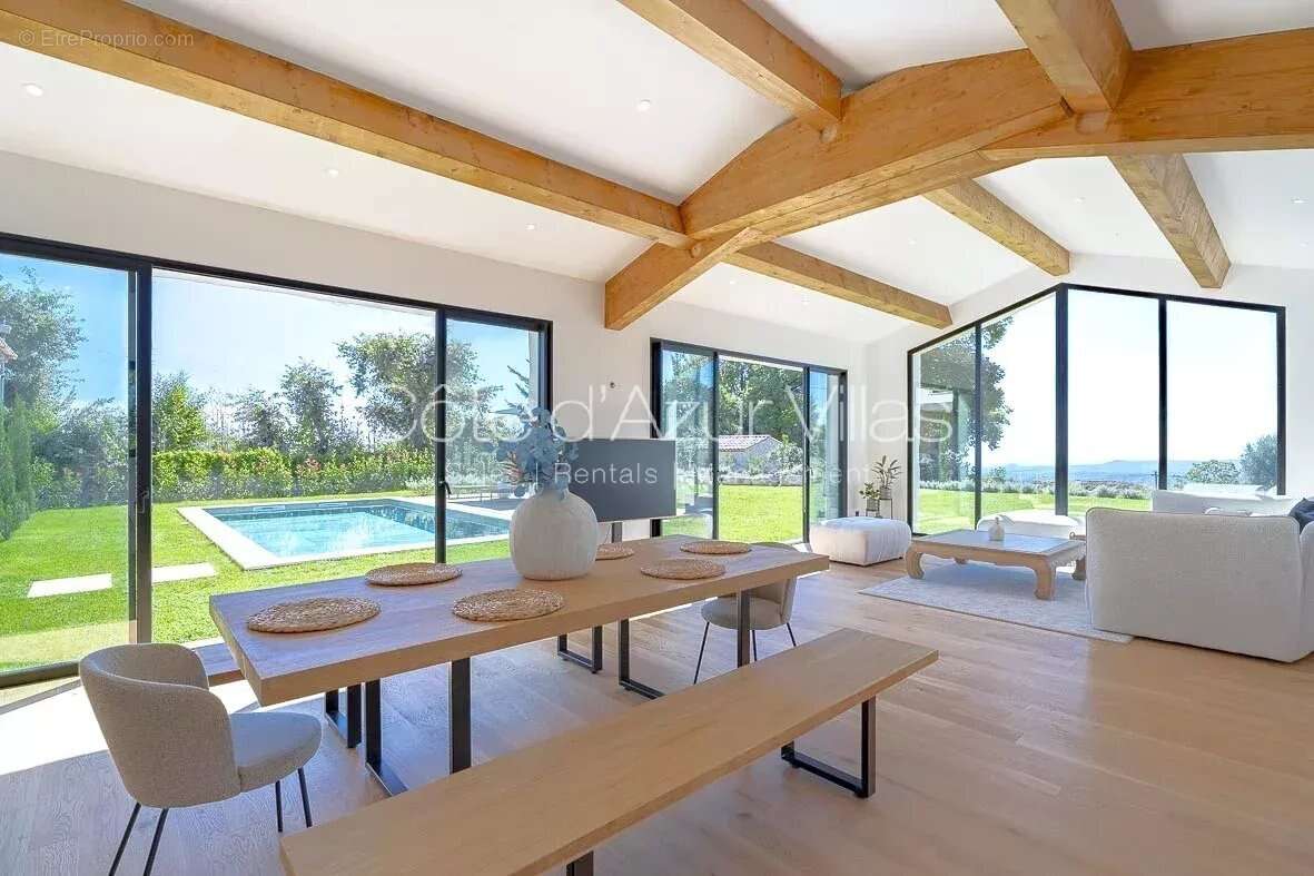 Maison à TOURRETTES-SUR-LOUP