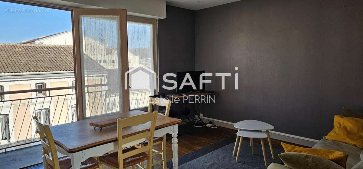 Photo 2 - Appartement à RUELLE-SUR-TOUVRE