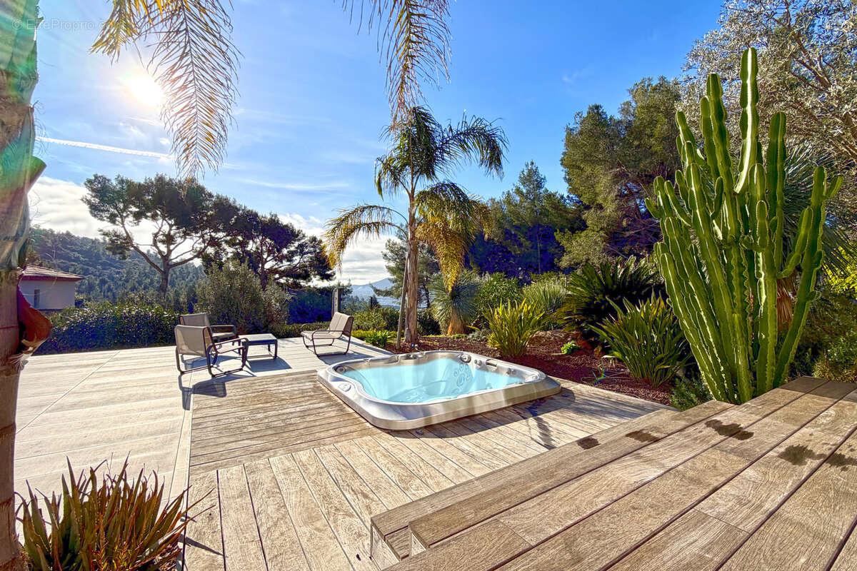 Maison à LA VALETTE-DU-VAR