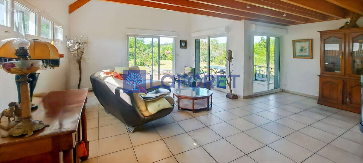 Maison à LA CHAPELLE-AUX-NAUX