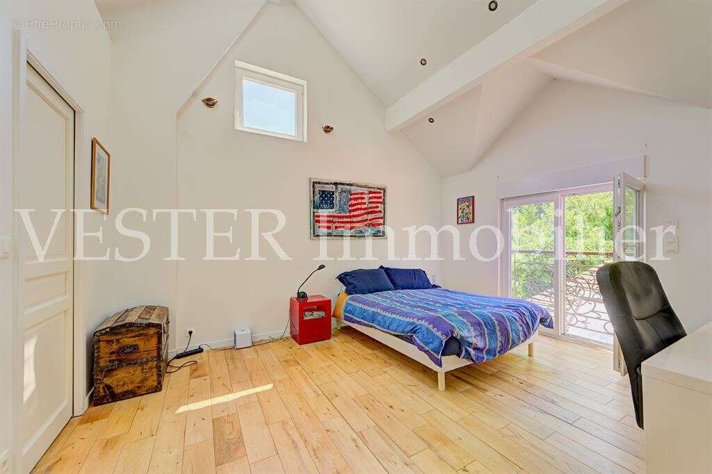 Sur un terrain de 3  000m², très agréable maison familiale d’environ 175m² - photo 15