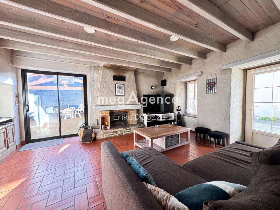 Maison à LES HERBIERS