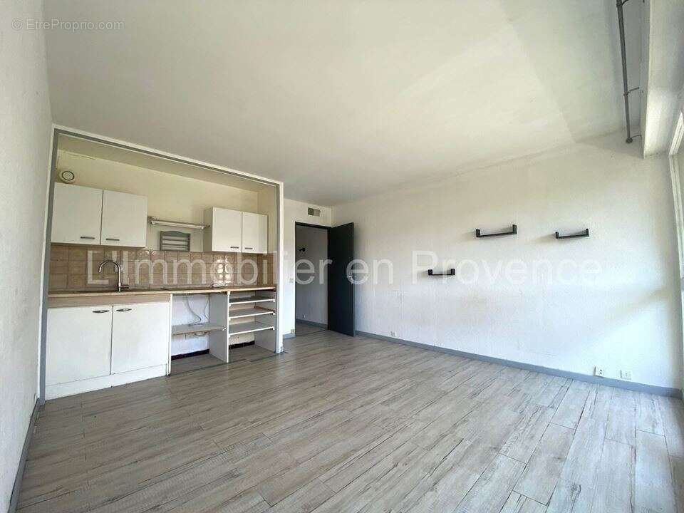 Appartement 28 m² à Aubagne  - photo 4