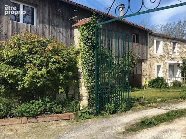 'Bâtisse de style Charentaise' - photo 19