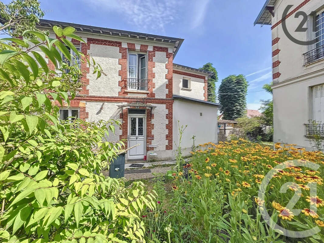 Maison 275 m² à Avon  - photo 16