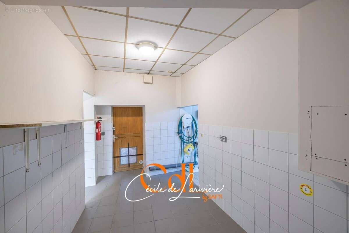 Commerce 126 m² à Landivisiau  - photo 8