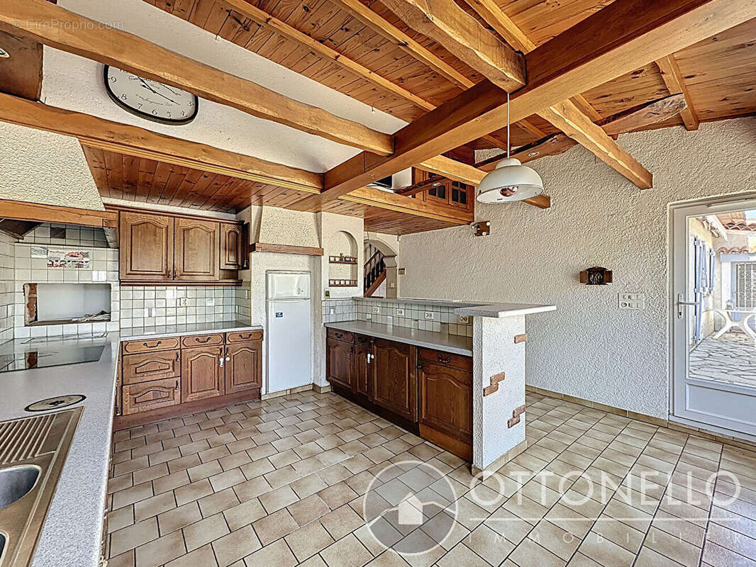 Maison à ROQUEBRUNE-SUR-ARGENS