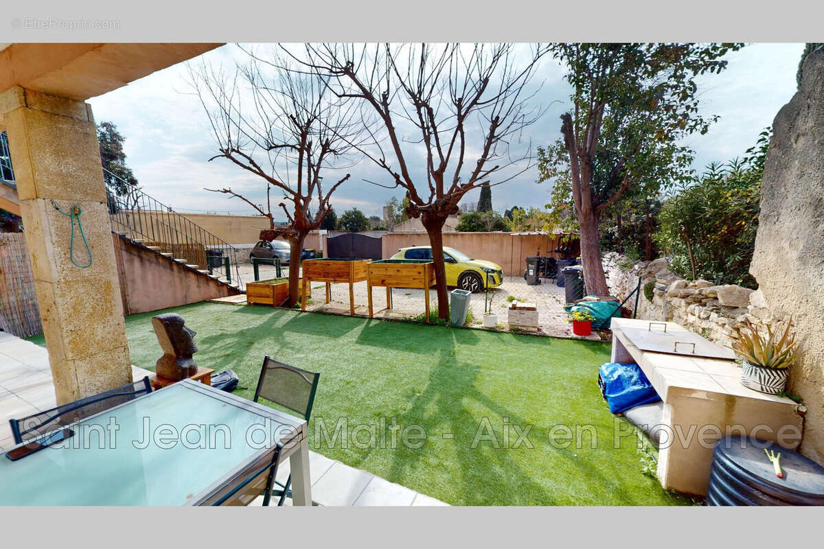 Appartement à LA FARE-LES-OLIVIERS