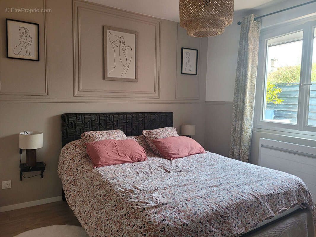 ROCHEFORT secteur calme maison de 93 m² de type 4 avec jardin intimiste - photo 9