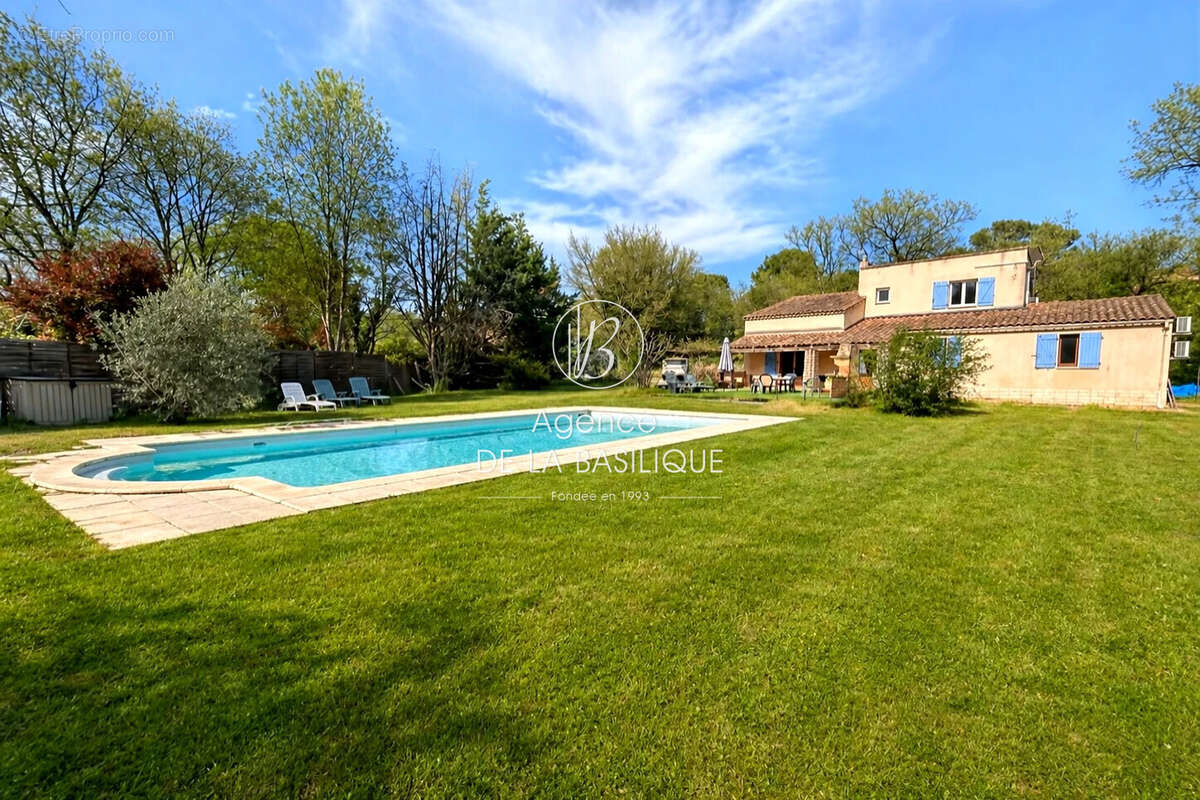 Maison à SAINT-MAXIMIN-LA-SAINTE-BAUME