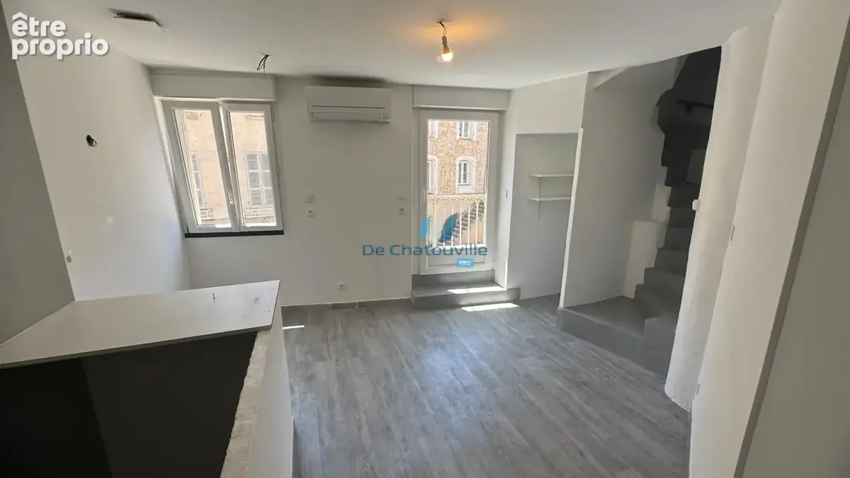 Cuges-les-pins centre   local commercial + appartement duplex   103 m2 - photo 12