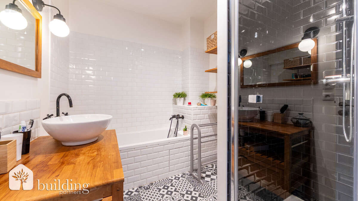 Appartement à COURBEVOIE