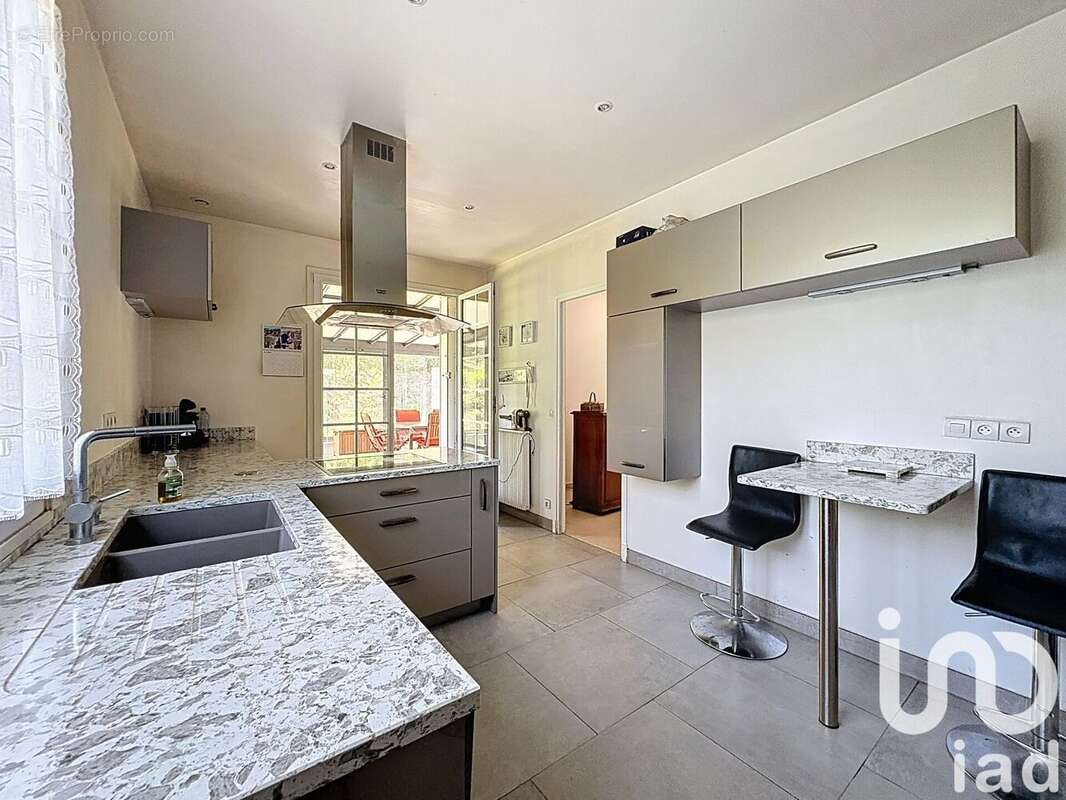 Photo 9 - Maison à DAMPIERRE-EN-YVELINES