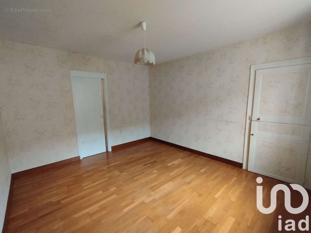 Photo 8 - Maison à COULOMMIERS-LA-TOUR