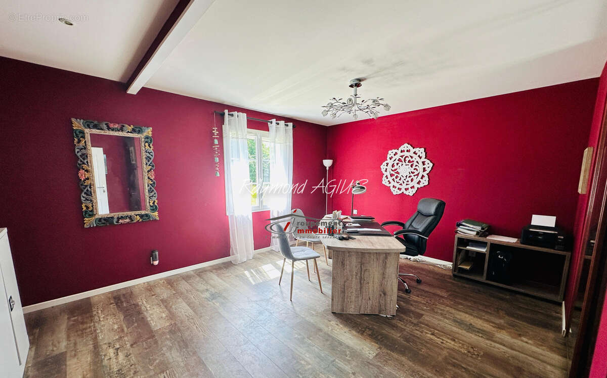 Propriété équestre exceptionnelle avec 5 chambres, piscine chauffée et plus de 6 hectares de terrain - photo 16