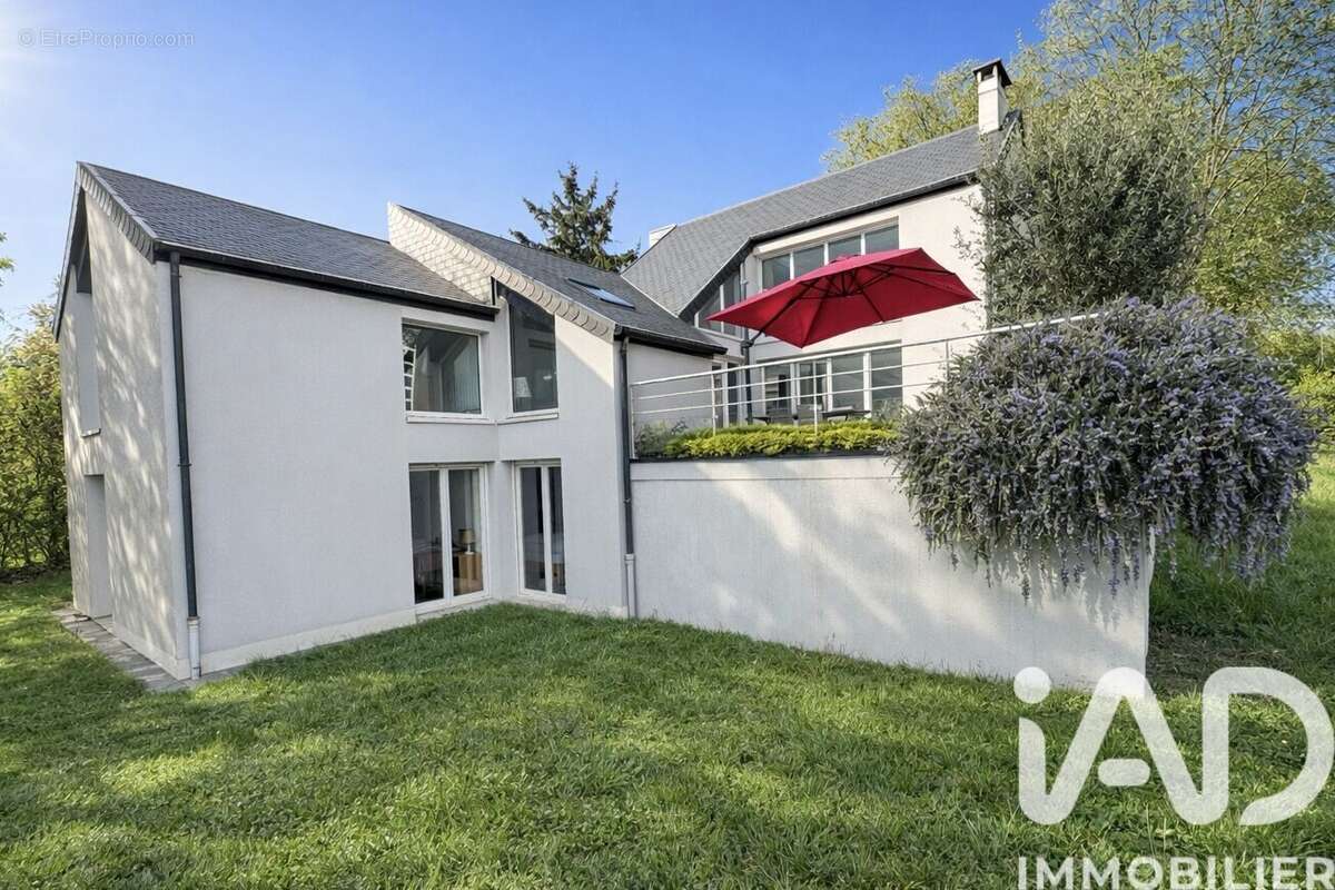 Photo 2 - Maison à VAUHALLAN