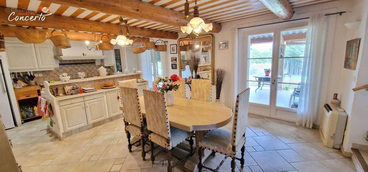 Autre à ROQUEBRUNE-SUR-ARGENS