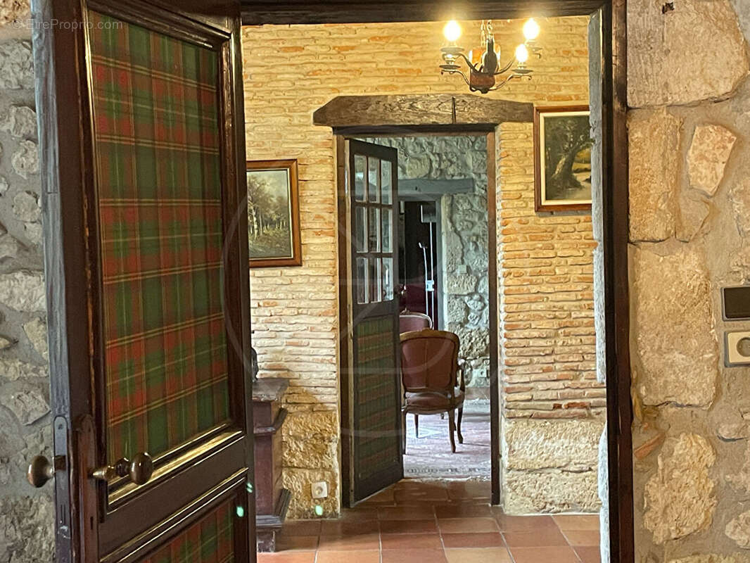 Maison à BONNEVILLE-ET-SAINT-AVIT-DE-FUMADIERES