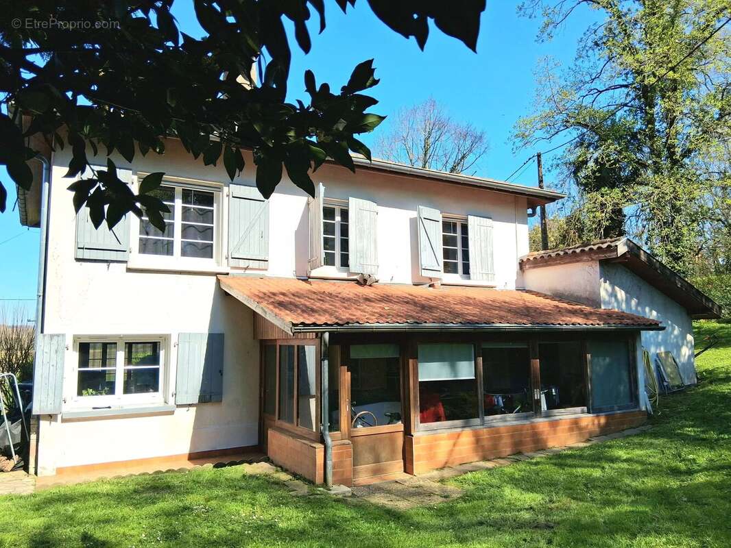 Maison à CASTAGNEDE