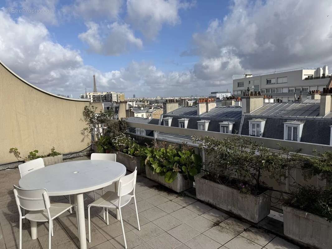 Appartement à PARIS-15E